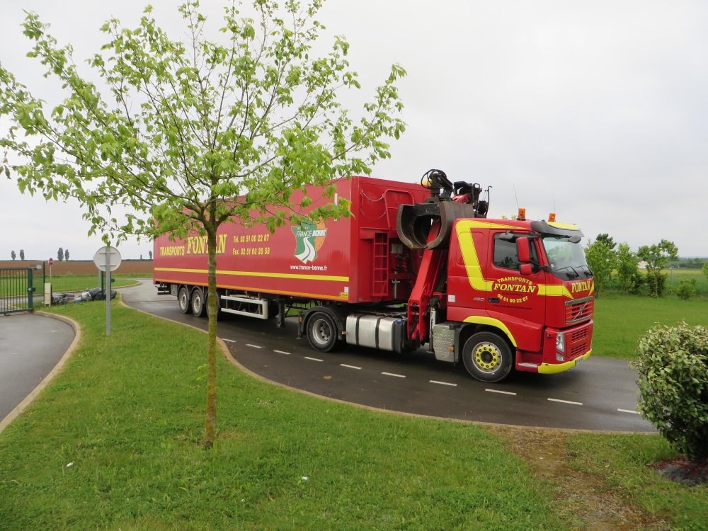 TRACTEUR GRUE FOND MOUVANT - Transports FONTAN  SAS
